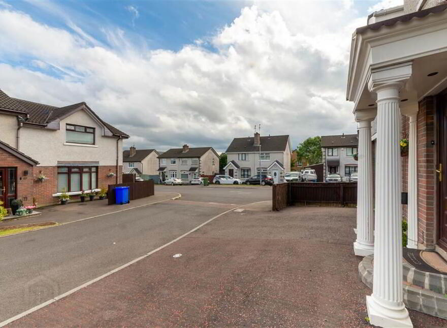 72 Lagmore Meadows, Dunmurry, Belfast, BT17 0TH