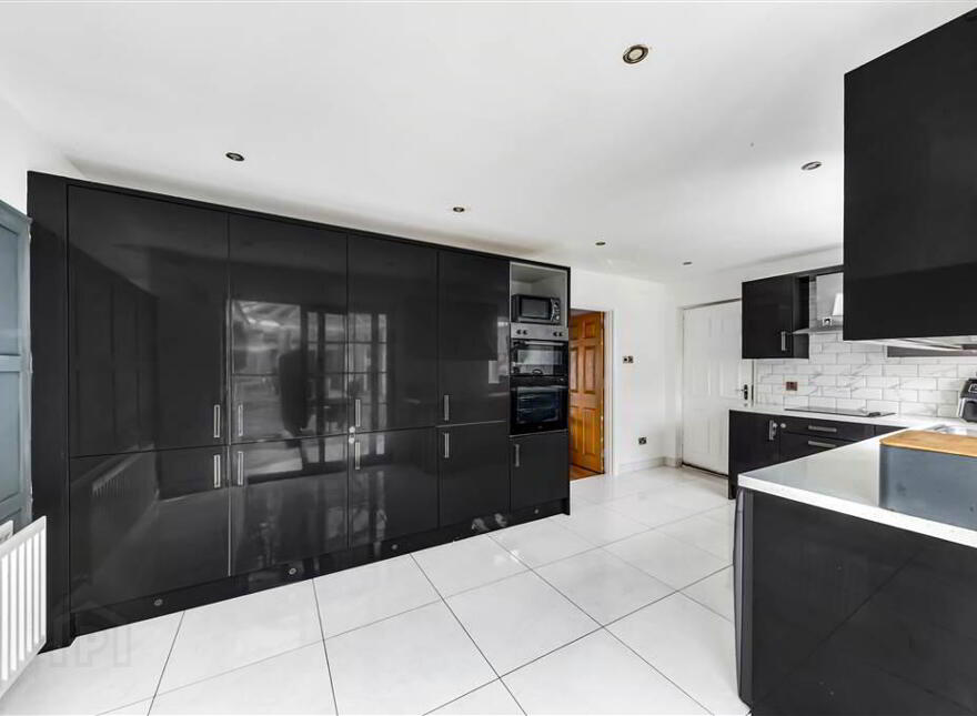 72 Lagmore Meadows, Dunmurry, Belfast, BT17 0TH