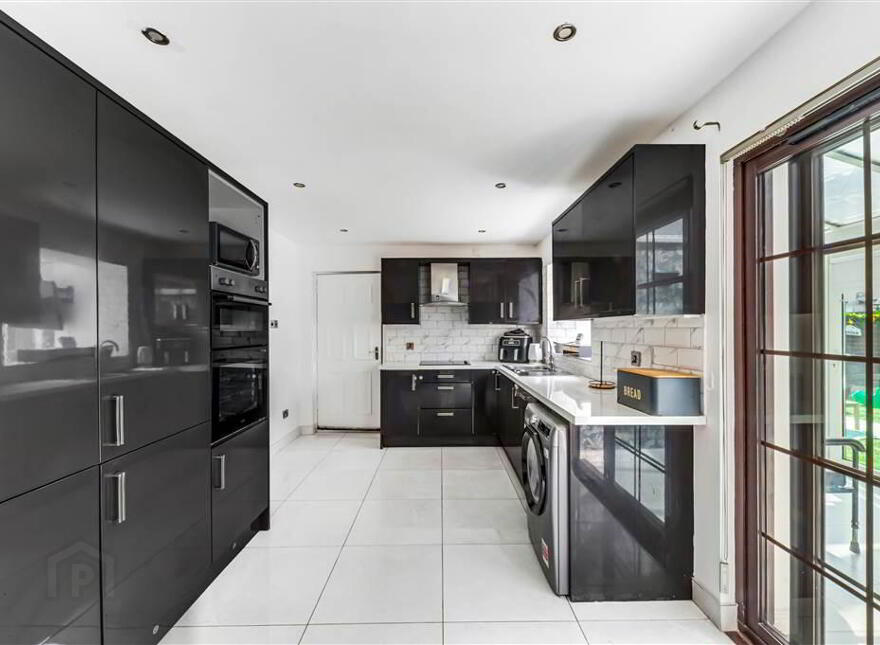 72 Lagmore Meadows, Dunmurry, Belfast, BT17 0TH