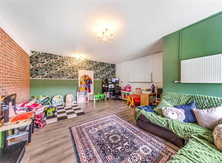 72 Lagmore Meadows, Dunmurry, Belfast, BT17 0TH