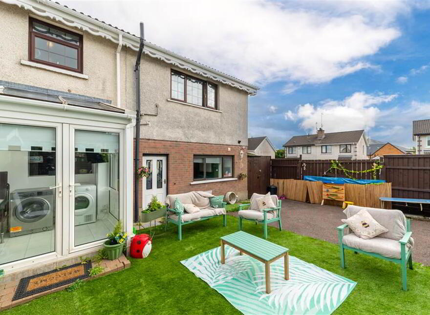 72 Lagmore Meadows, Dunmurry, Belfast, BT17 0TH