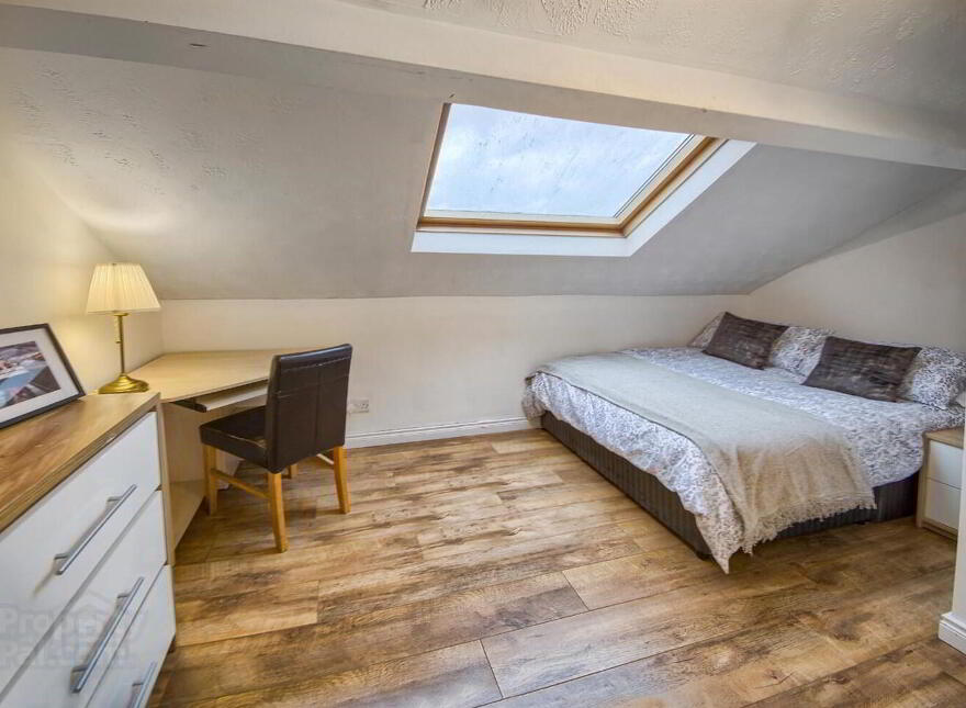 Room 5, 33 Farnham Street, Belfast, BT7 2FL