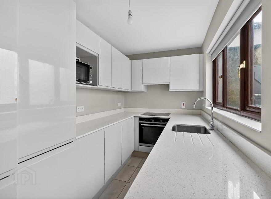 26 Meadowbank Place, Belfast, BT9 7FF