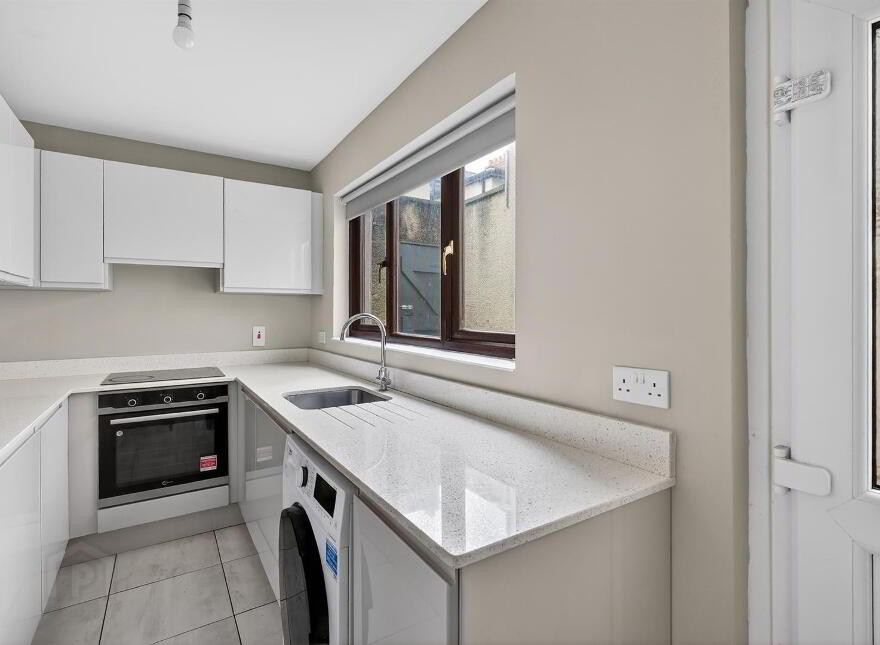 26 Meadowbank Place, Belfast, BT9 7FF