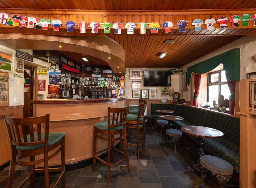Minerstown Tavern, 68 Minerstown Road, Downpatrick, BT30 8LS