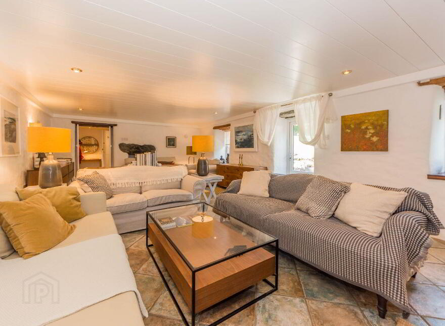 Lazy Acre, Shandrum Beg, Bantry, P75TX84
