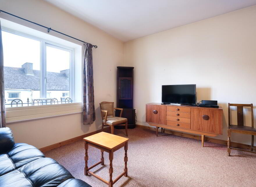 9 Annville Place, New Street, N39DR98