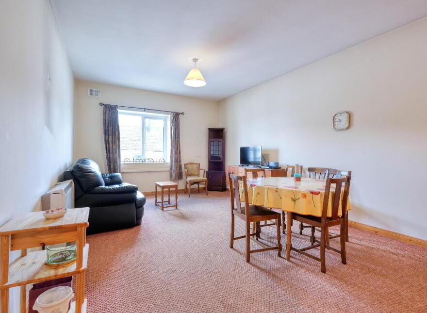 9 Annville Place, New Street, N39DR98