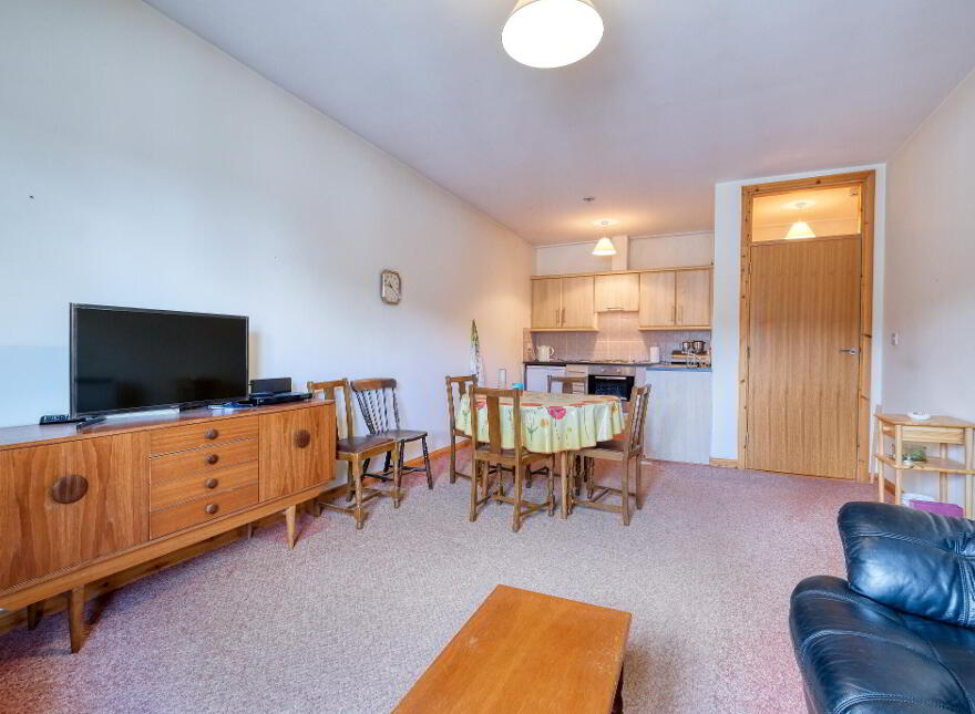 9 Annville Place, New Street, N39DR98
