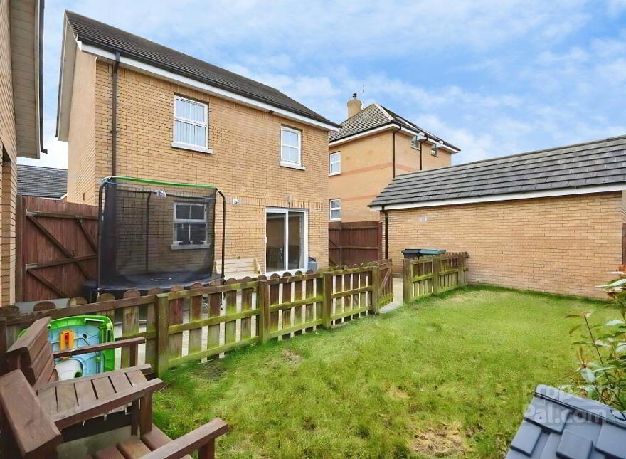 3 Mornington View, Lisburn, BT28 2WS