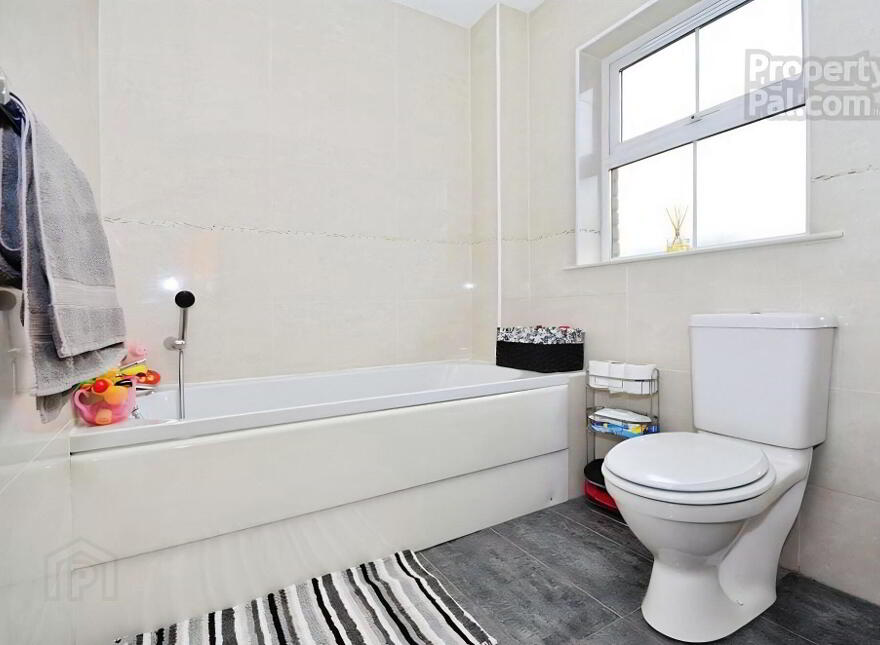 3 Mornington View, Lisburn, BT28 2WS