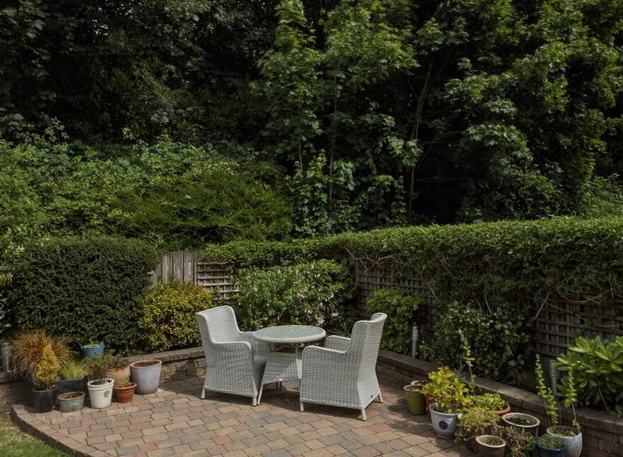 2 Knockvale Grove, Belfast, BT5 6HL