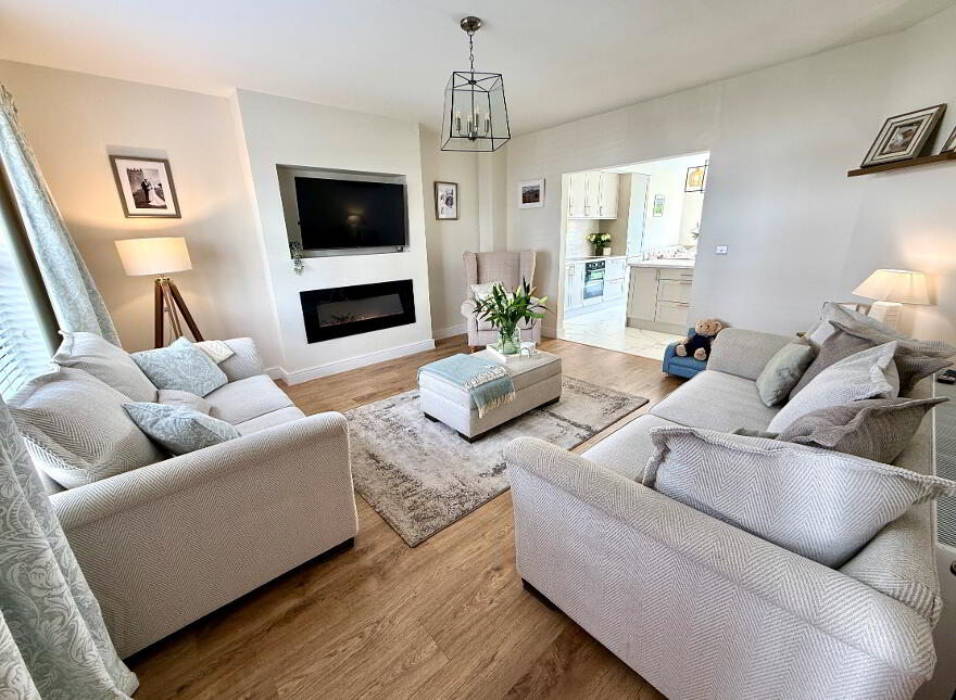 34 Cumber View, Claudy, Derry, BT47 4FG