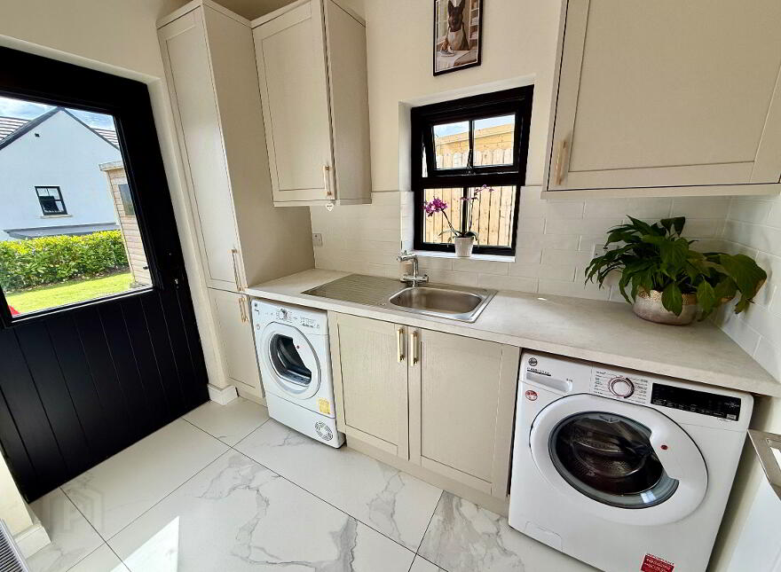 34 Cumber View, Claudy, Derry, BT47 4FG