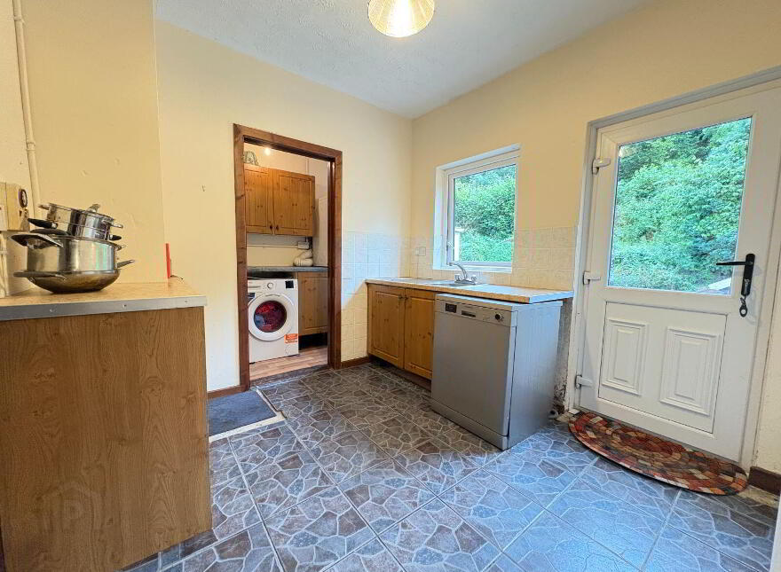 Moness, Burt, Bridgend, F93D52F