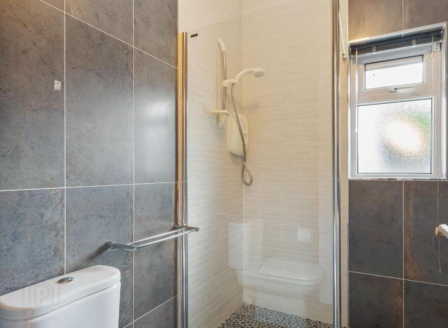 Greybrook, Waterfall, T12KWD6
