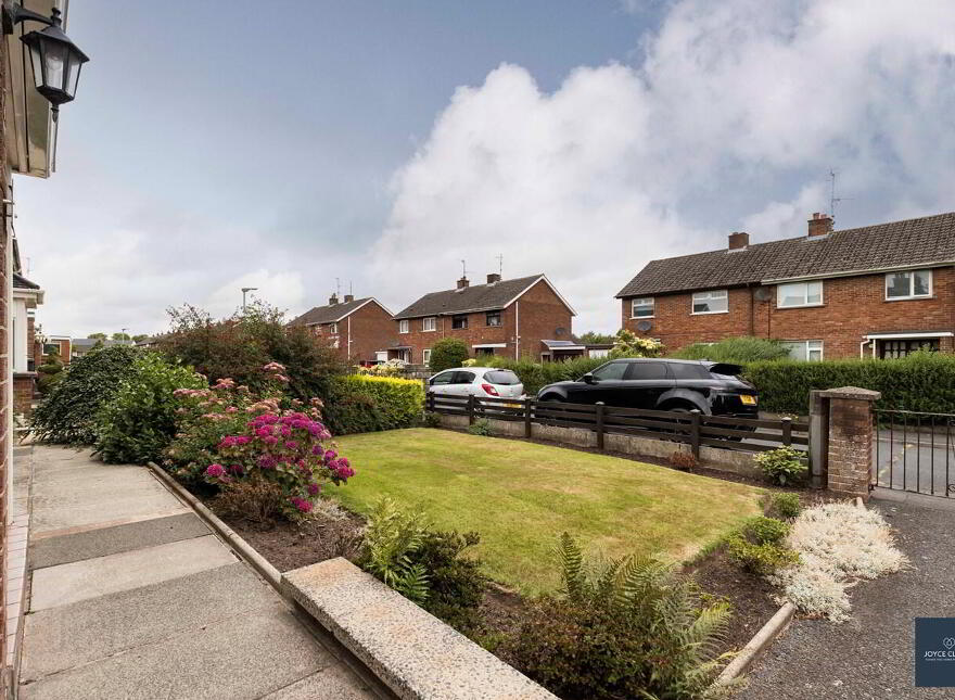 36 Donard Gardens, Lurgan, BT66 8EU