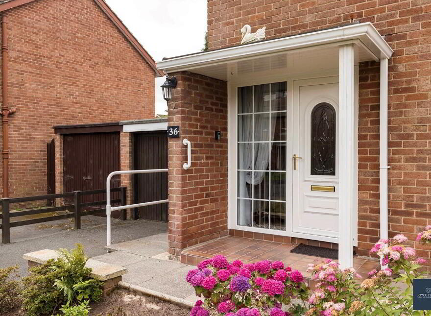 36 Donard Gardens, Lurgan, BT66 8EU