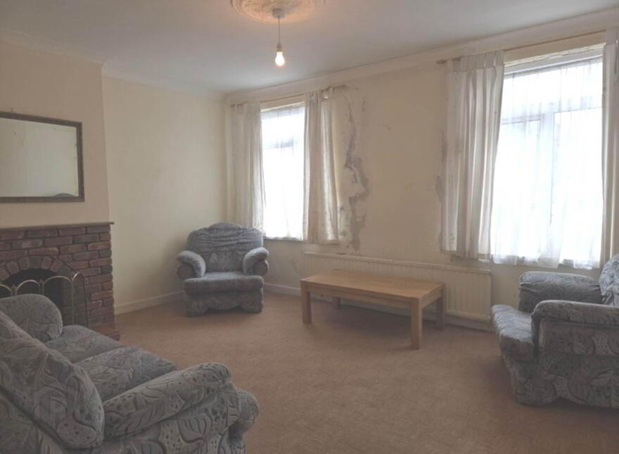 Church Street, Glenamaddy, F45W840