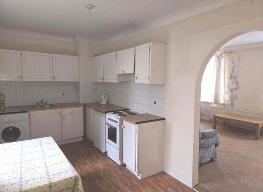 Church Street, Glenamaddy, F45W840