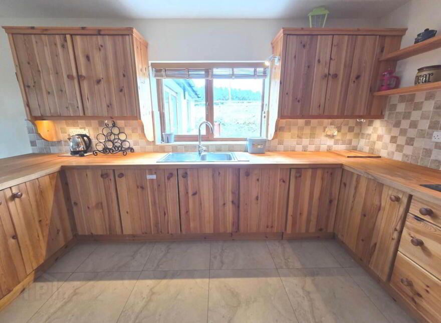 Westview House, Poulnagun, Lisdoonvarna, Cregg, V95TP99