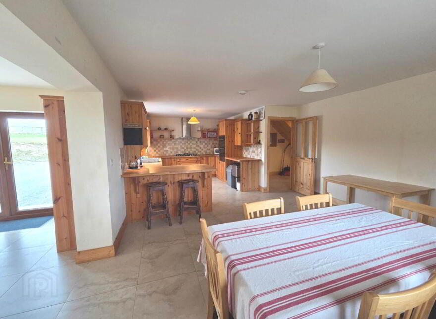 Westview House, Poulnagun, Lisdoonvarna, Cregg, V95TP99