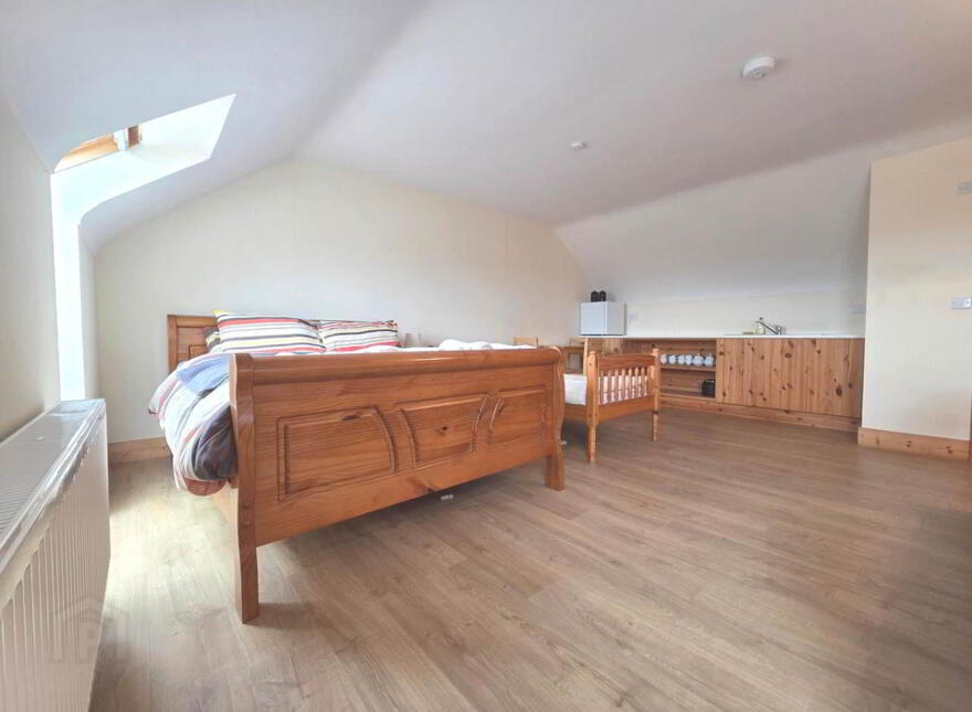 Westview House, Poulnagun, Lisdoonvarna, Cregg, V95TP99