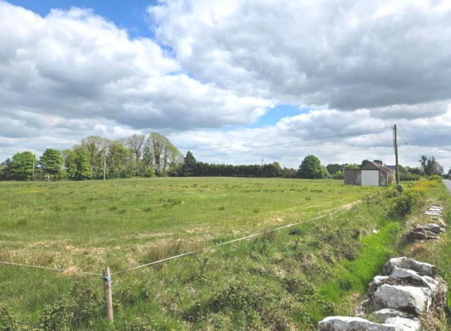 Derelict Cottage On, C. 0 .5 Acres, Williamstown, F45VH70