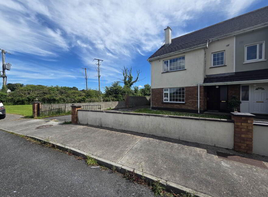 7 Knockroe Court, Castlerea, F45H562