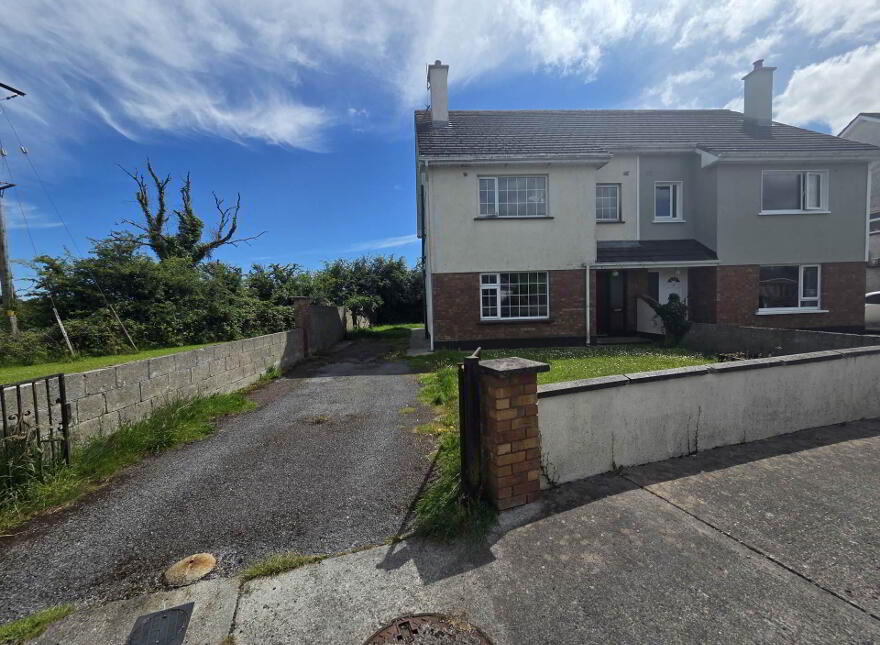 7 Knockroe Court, Castlerea, F45H562