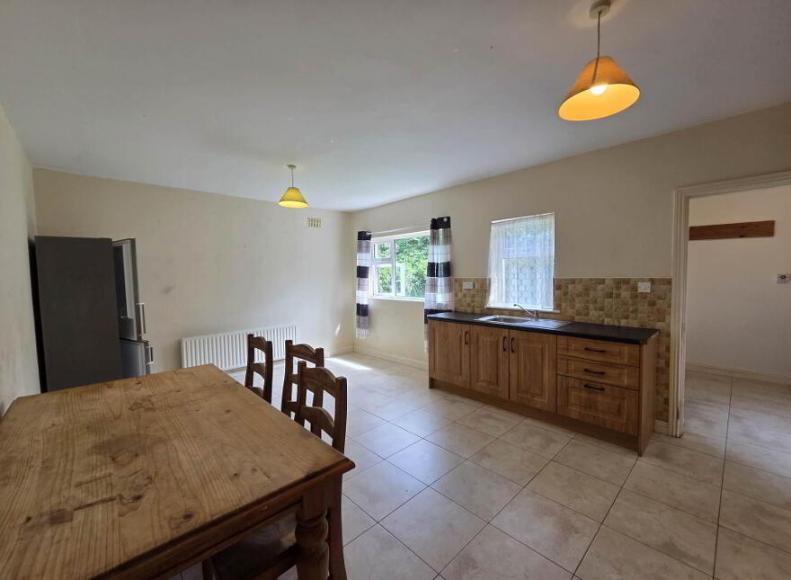 7 Knockroe Court, Castlerea, F45H562