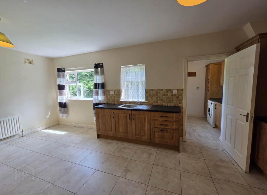 7 Knockroe Court, Castlerea, F45H562