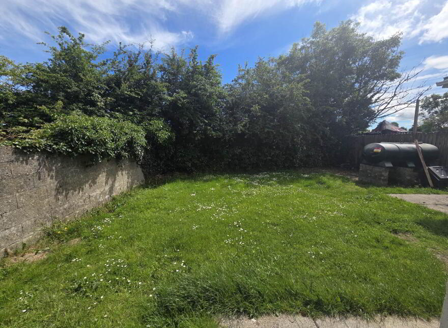 7 Knockroe Court, Castlerea, F45H562