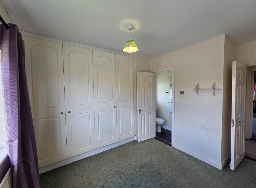 7 Knockroe Court, Castlerea, F45H562