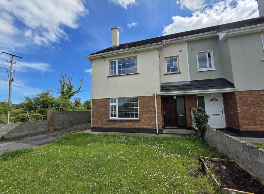 7 Knockroe Court, Castlerea, F45H562