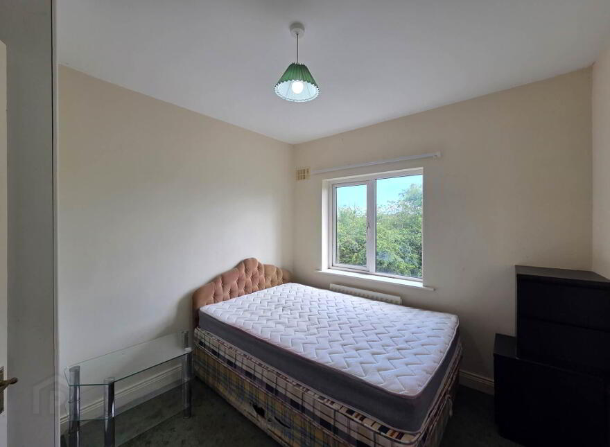 7 Knockroe Court, Castlerea, F45H562