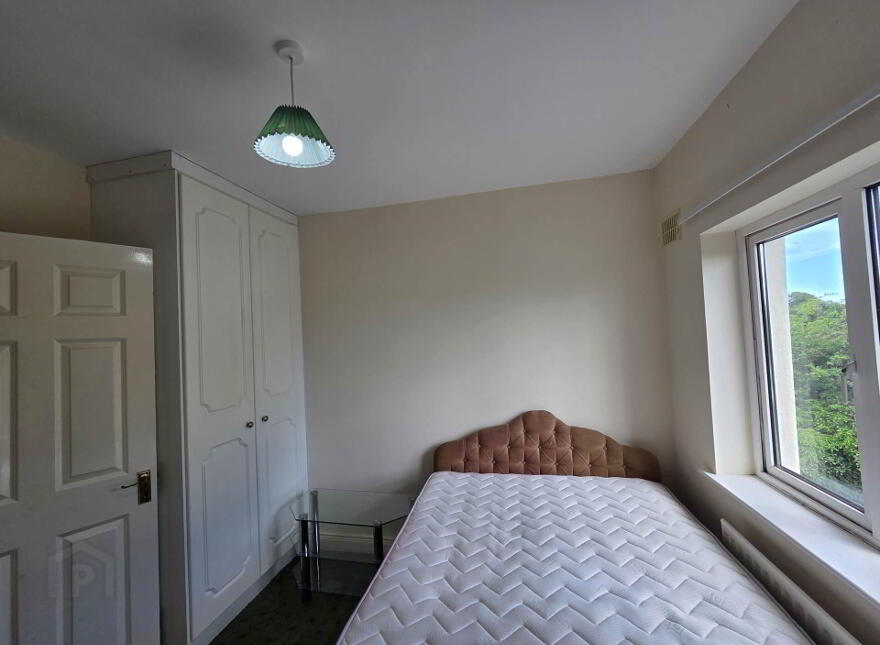 7 Knockroe Court, Castlerea, F45H562