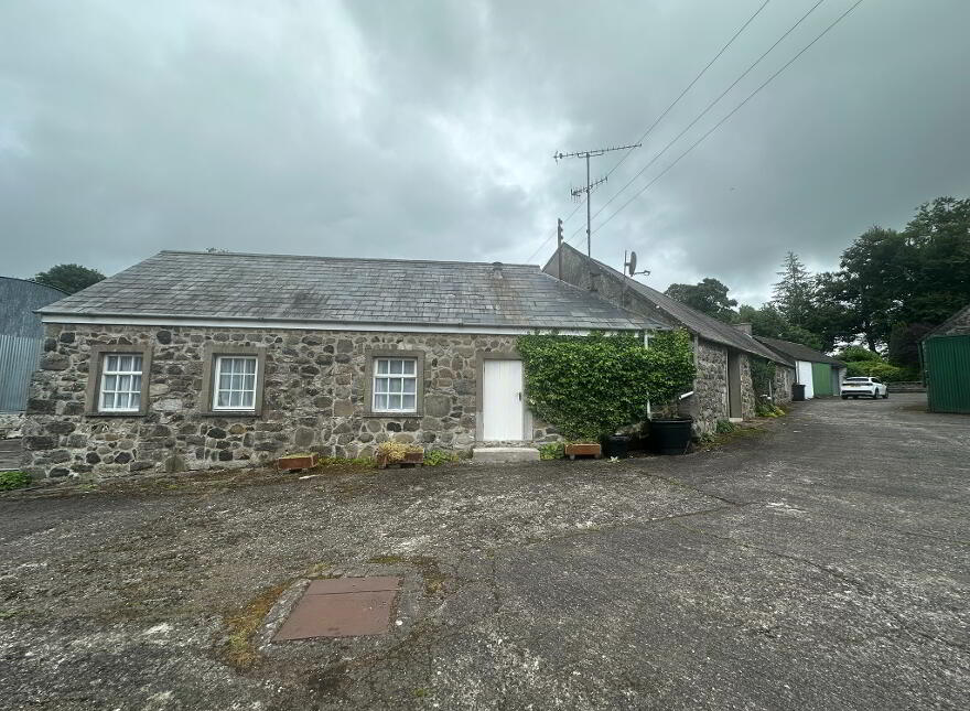 8b Eglish Road, Broughshane Ballymena, BT43 7LD