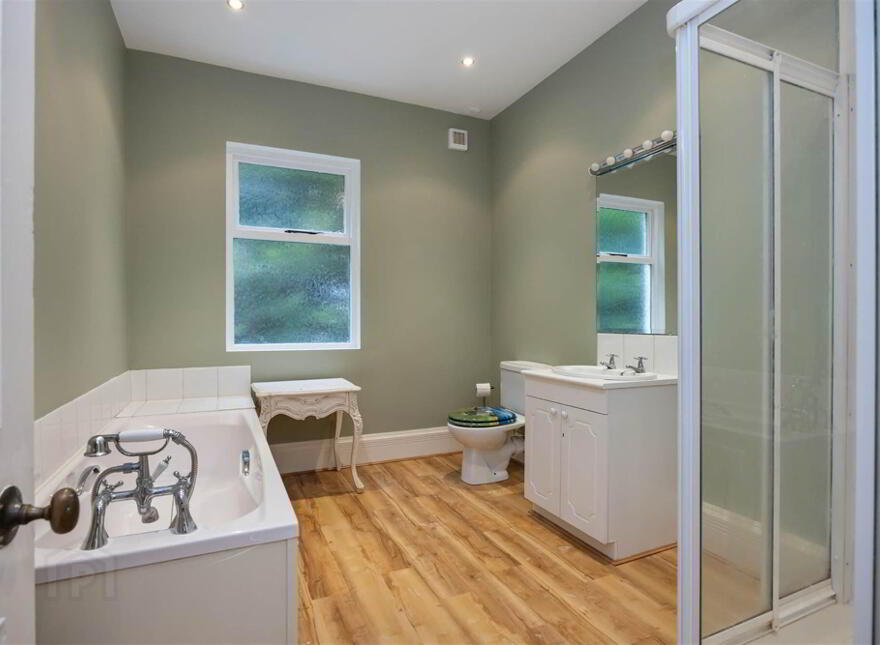 66 Myrtlefield Park, Belfast, BT9 6NG