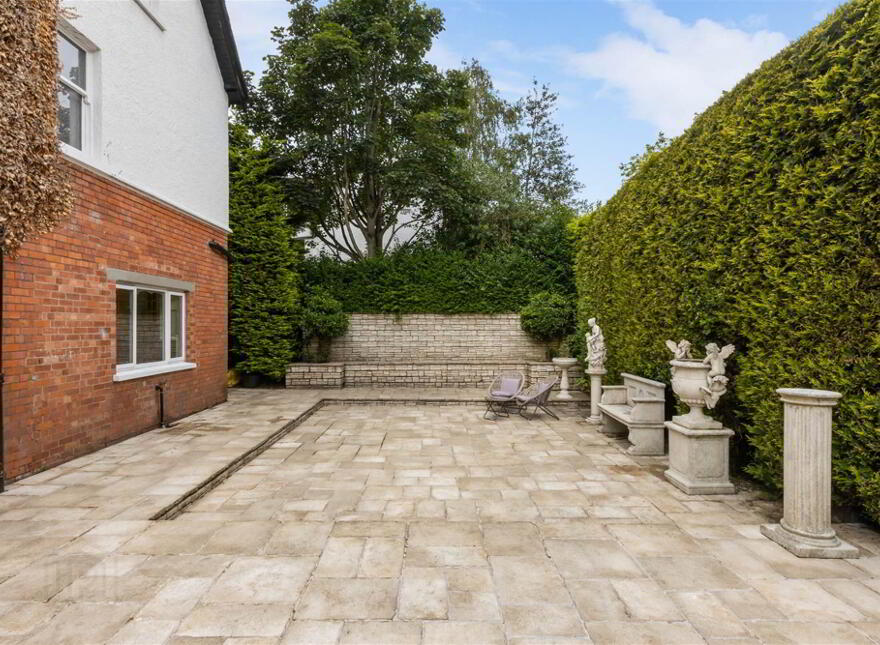 66 Myrtlefield Park, Belfast, BT9 6NG