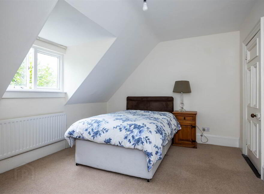 66 Myrtlefield Park, Belfast, BT9 6NG