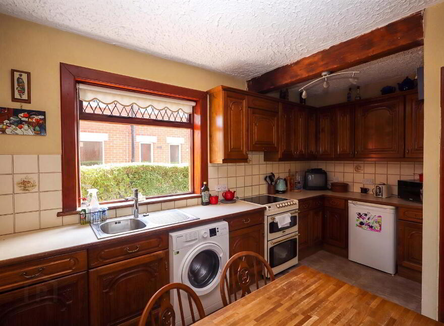 4 Goldenview Park, Carrickfergus, BT38 8RS