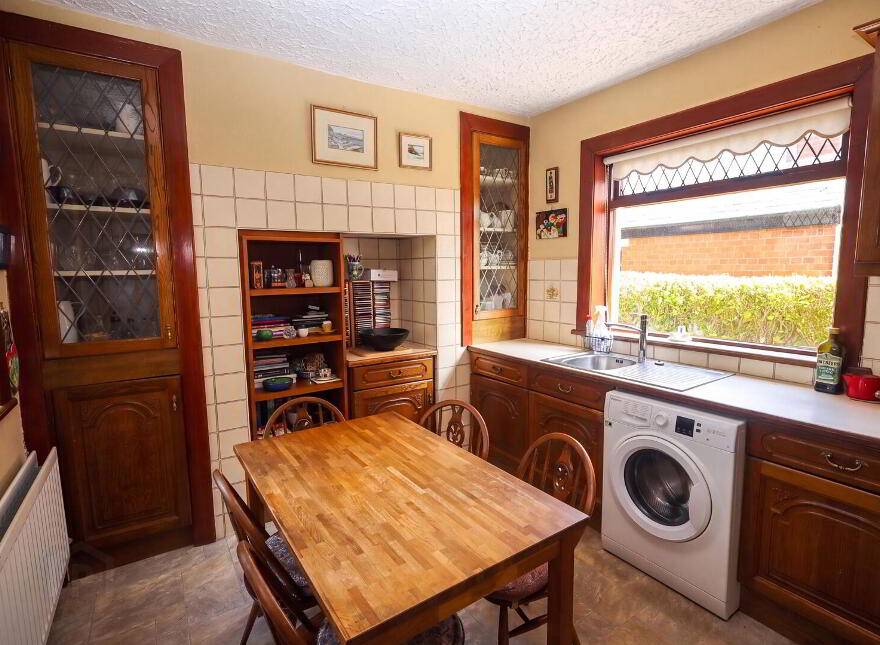 4 Goldenview Park, Carrickfergus, BT38 8RS
