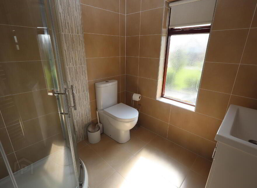 4 Goldenview Park, Carrickfergus, BT38 8RS