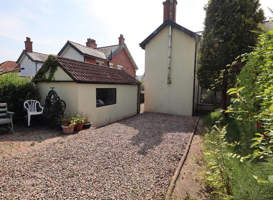 4 Goldenview Park, Carrickfergus, BT38 8RS