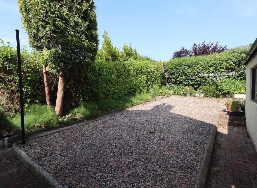4 Goldenview Park, Carrickfergus, BT38 8RS