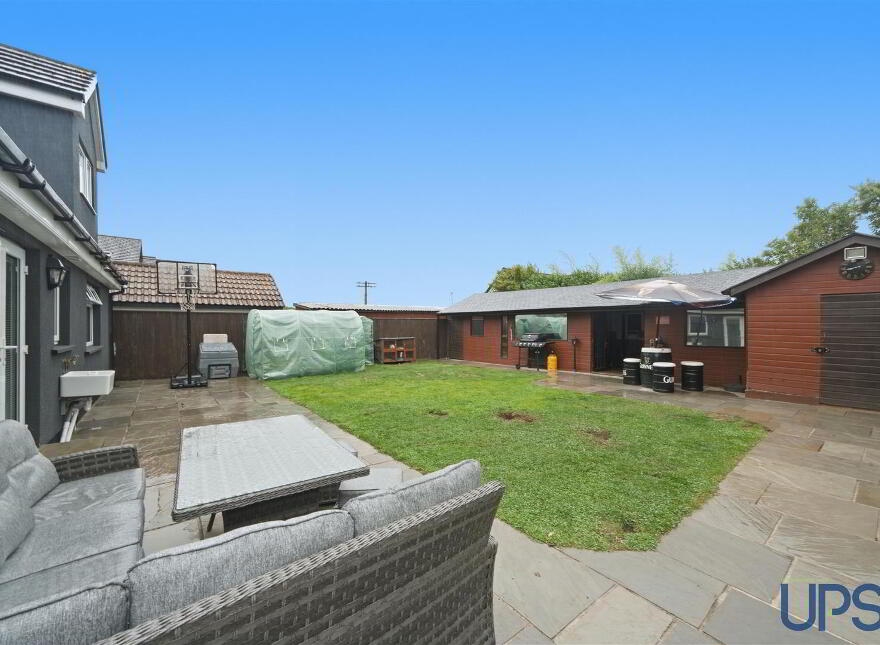 16 Woodland Avenue, Lisburn, BT27 4PJ