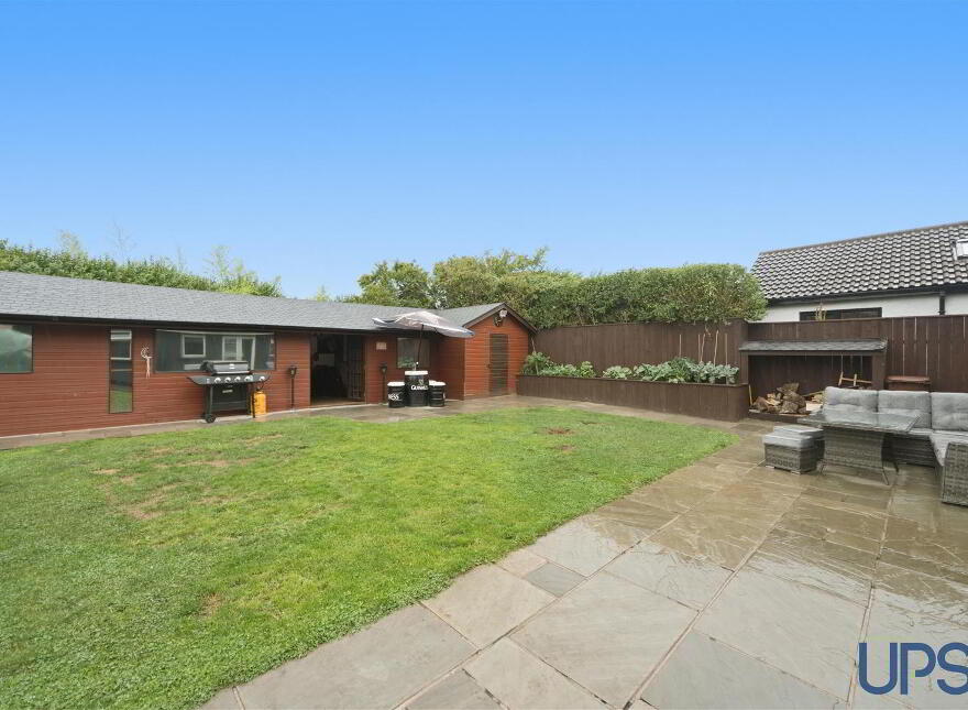 16 Woodland Avenue, Lisburn, BT27 4PJ