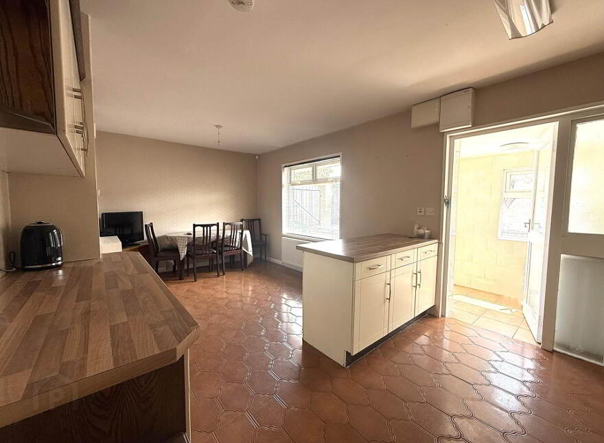 Oakville House, Kickham Street, Clonmel, E91PK60