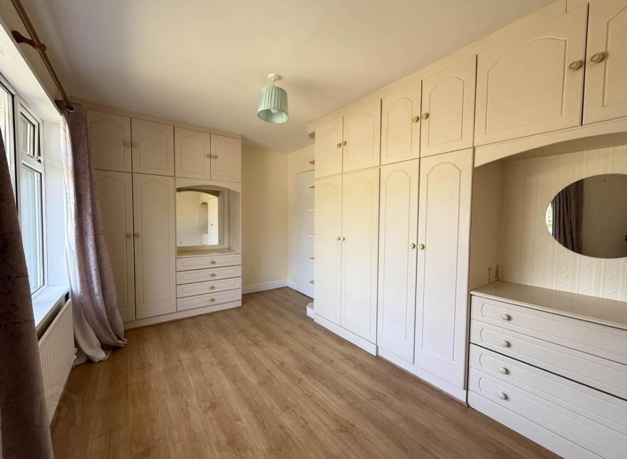 Oakville House, Kickham Street, Clonmel, E91PK60